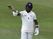 Kent extended their lead to 313 against Northamptonshire, riding a stand of 318 between Tawanda Muyeye (179) and Daniel Bell-Drummond (271*)